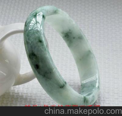 摆地摊新风口 30元精品A货玉器撬动江湖财富密码