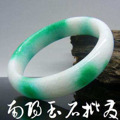 汉白玉镯之美 解读千年雕刻的艺术与价值